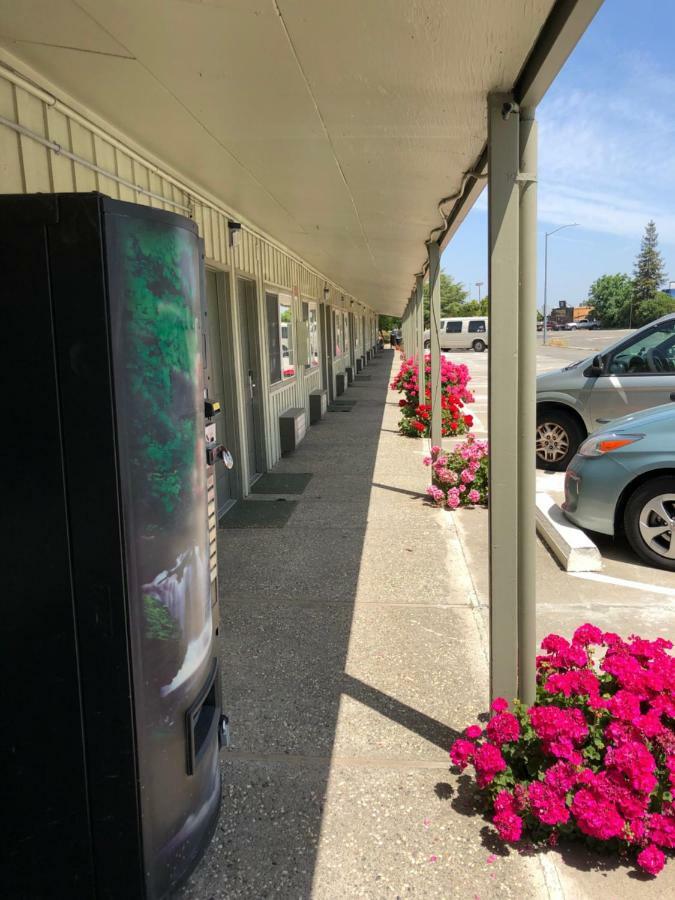 Dixon Motel エクステリア 写真